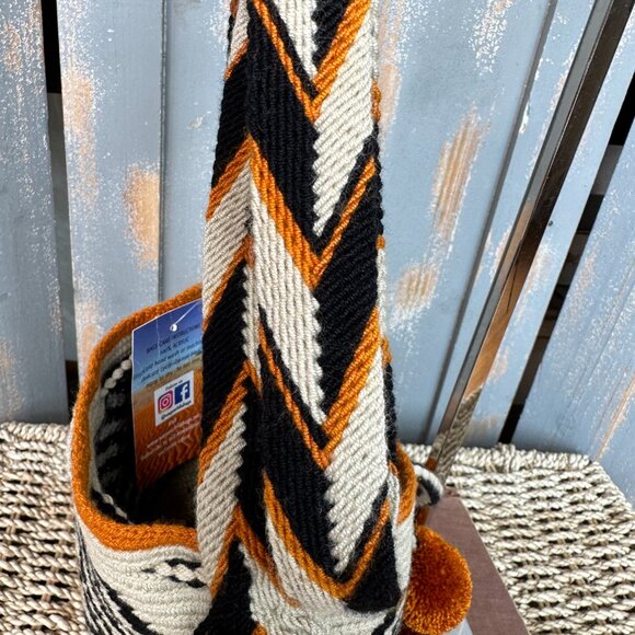 Wayuu Tribe Pom Pom Mini Chila Crossbody Bag NWT - Picture 11 of 12